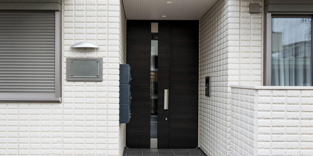 Type of entry door